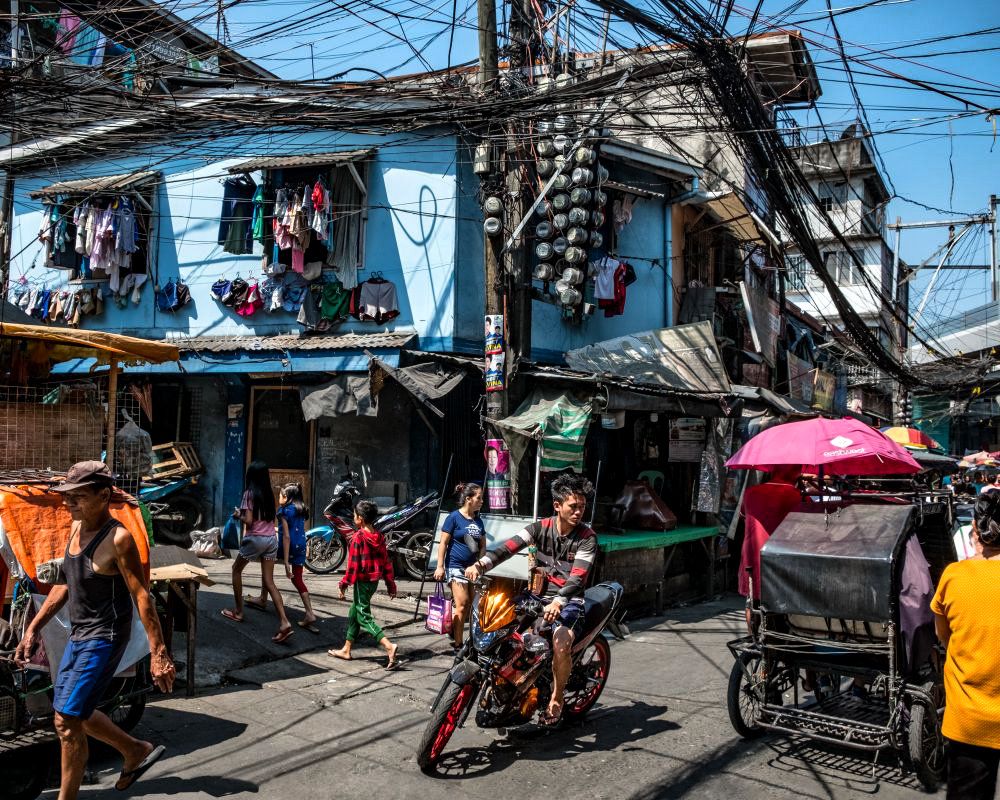 Street-in-Manila-Philippines (1)