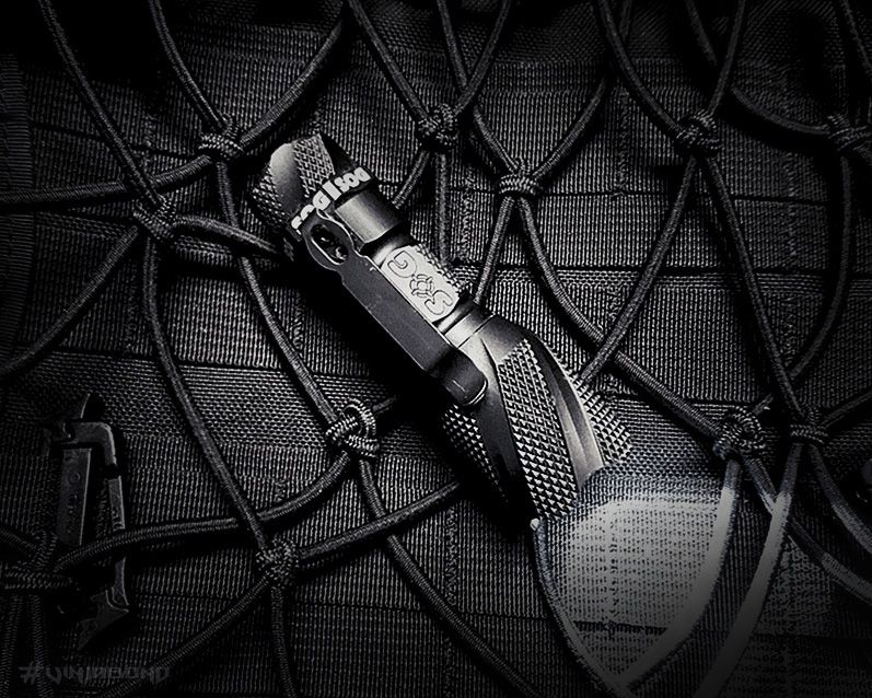 cqc-edc-sog-flashlight (1)